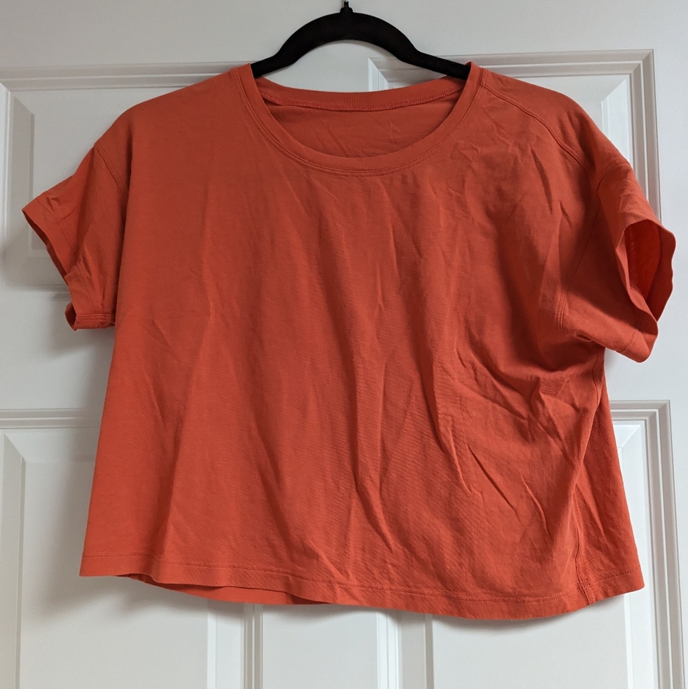 Lululemon crop top